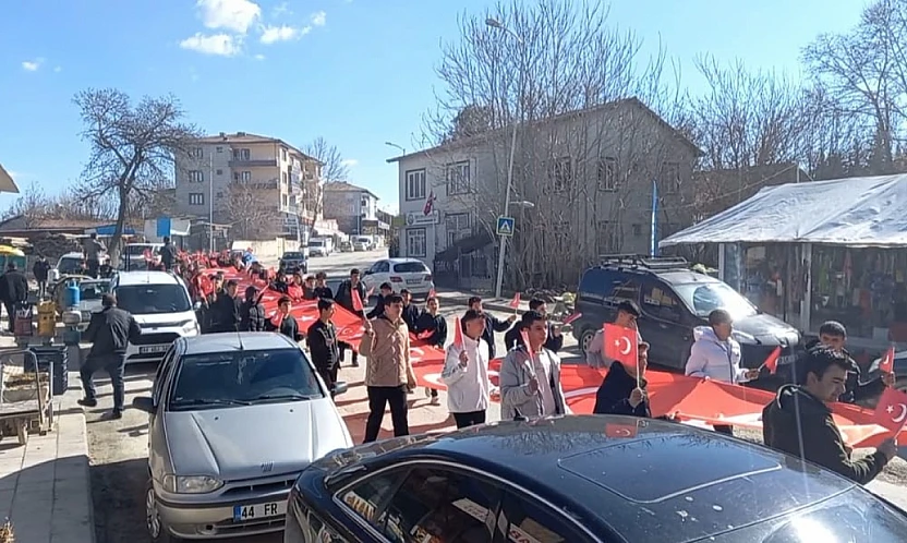 Dilek Mahallesi'nde Bayrak Sevgisi Sokaklara Taştı