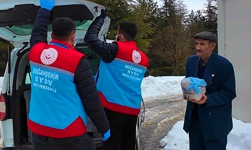 Doğanşehir'de 65 Yaş Üstü Vatandaşlara Her Gün Sıcak Yemek