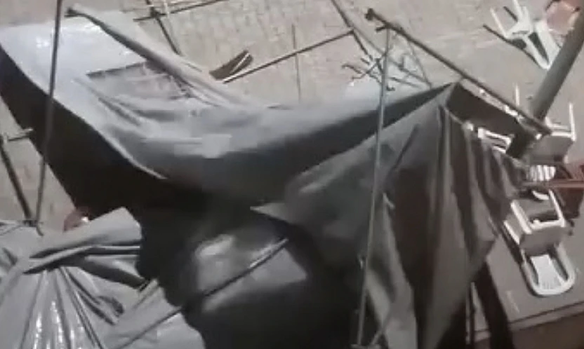 Doğanşehir'de Fırtına Taziye Çadırını Uçurdu