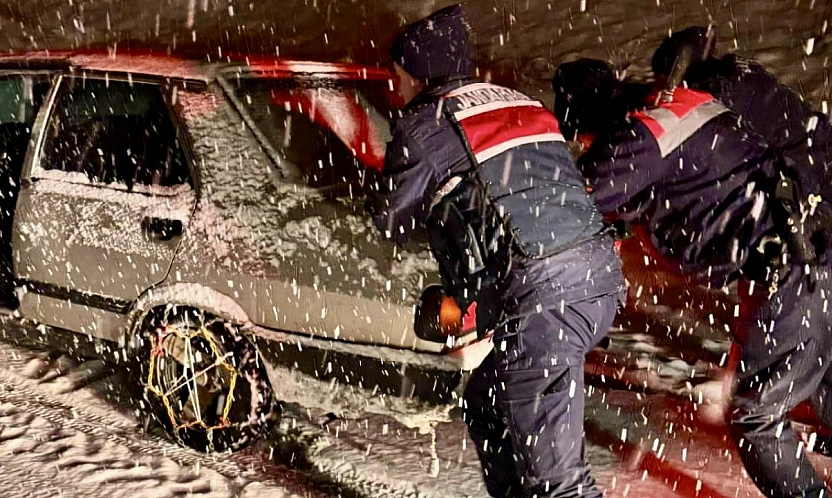 Doğanşehir'de Kar Alarmı: Jandarma Sahada Teyakkuzda