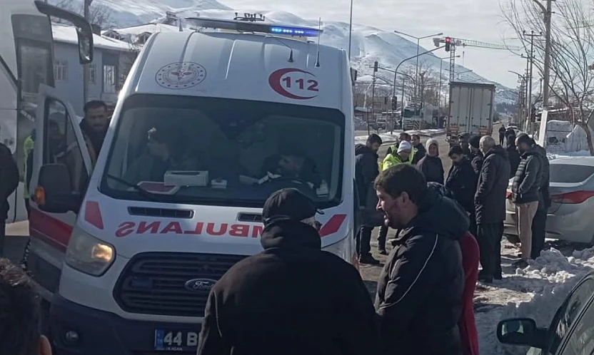 Doğanşehir'de Talihsiz Kaza: Küçük Kız Hastanelik Oldu