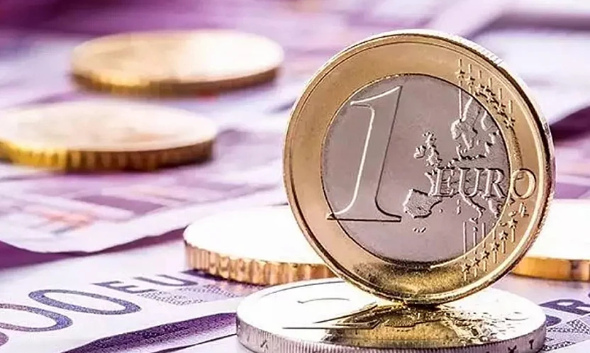 Dolar ve Euro Haftanın Son İşlem Gününe Yükselişle Başladı