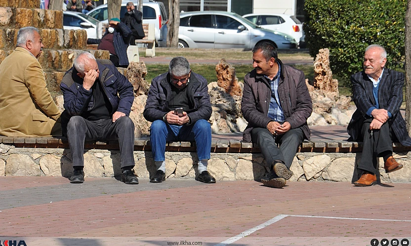 'Emekli Aylıkları Onurlu Yaşlanmayı Temin Etmeli'