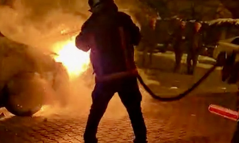 Hafif Ticari Araç Alevlere Teslim Oldu