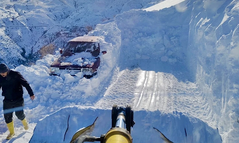 Kale'de 3 Metrelik Karda Kurtarma Operasyonu