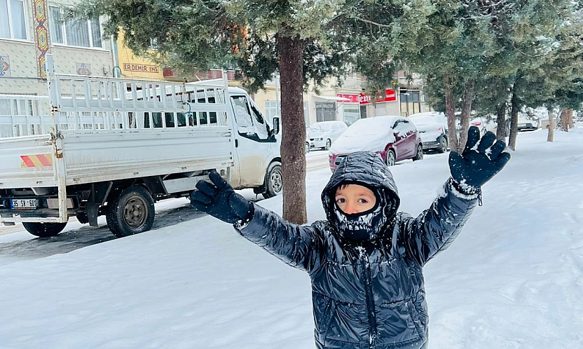 Kar ve Tipi Ulaşımı Vurdu: Ağır Tonajlı Araçlara Kısıtlama