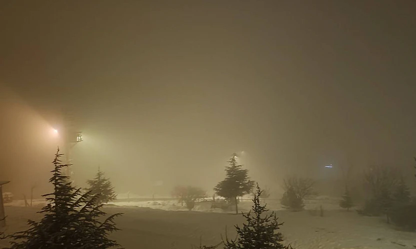 Kar Yağışıyla Birlikte Sis Kabusu: Malatya'da Görüş Mesafesi Kayboldu