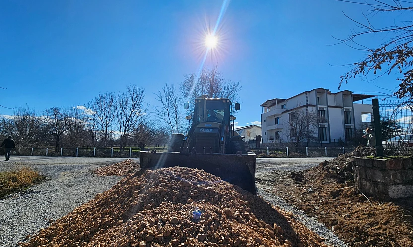 Kışın Bozduğu Yollar Yenileniyor