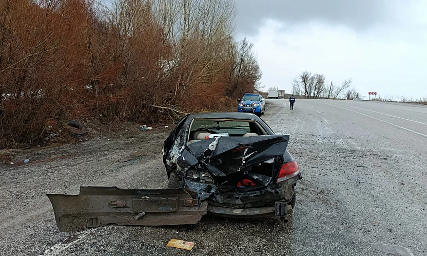 Kontrolden Çıkan Otomobil Kazaya Neden Oldu: 5 Kişi Yaralandı