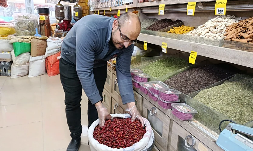 Kuşburnu ve Pekmez Kışın Vazgeçilmezi