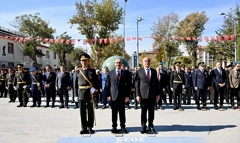 Malatya'da 29 Ekim Cumhuriyet Bayramı Çelenk Sunma Töreni İle Başladı