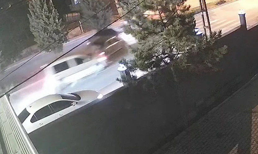 Malatya'da 6 kişinin yaralandığı zincirleme trafik kazası güvenlik kamerasında