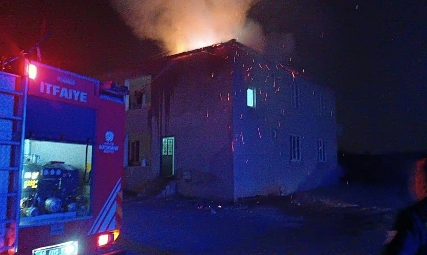 Malatya'da korkutan çatı yangını