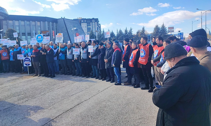 Malatya'da Memurlardan Ücret Dengesizliğine Protesto