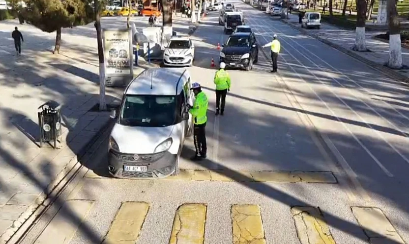 Malatya'da Yaya Önceliği Vurgusu: Polis Ekipleri Ceza Kesti