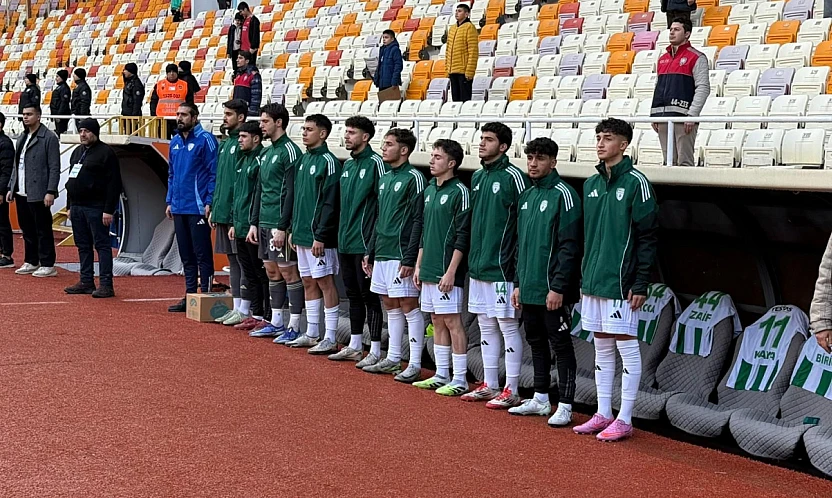 Malatya Yeşilyurtspor 9 Kişi Kalan Rakibini 1-0 Mağlup Etti