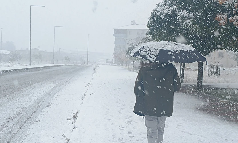 Meteoroloji'den yurdun kuzeydoğusu için kuvvetli kar ve sağanak uyarısı