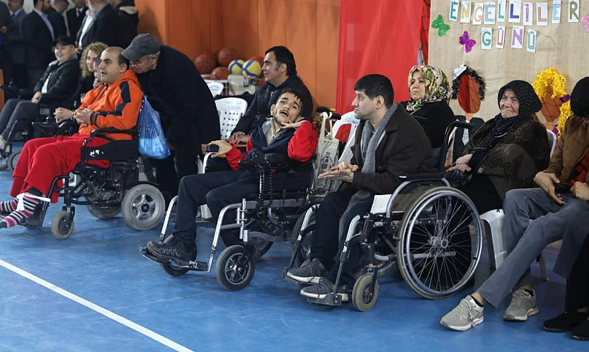 Tekerlekli Sandalyeli Basketbolcular Alkışlarla Taçlandırıldı
