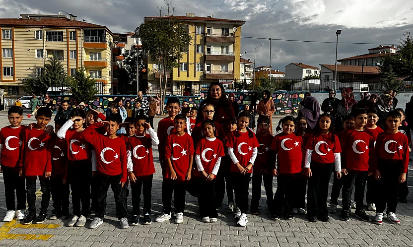 Tevfik Memnune Gültekin İlkokulu Öğrencilerinden Cumhuriyet Bayramı'na Özel Etkinlik