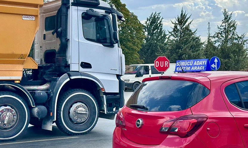 Vatandaşlardan Uyarı: Sürücü Adaylarının Eğitim Güzergâhı Acilen Taşınmalı