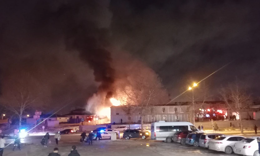 Yakınca Mahallesi'nde Korkutan Yangın: Konteynerler Alevlere Teslim Oldu